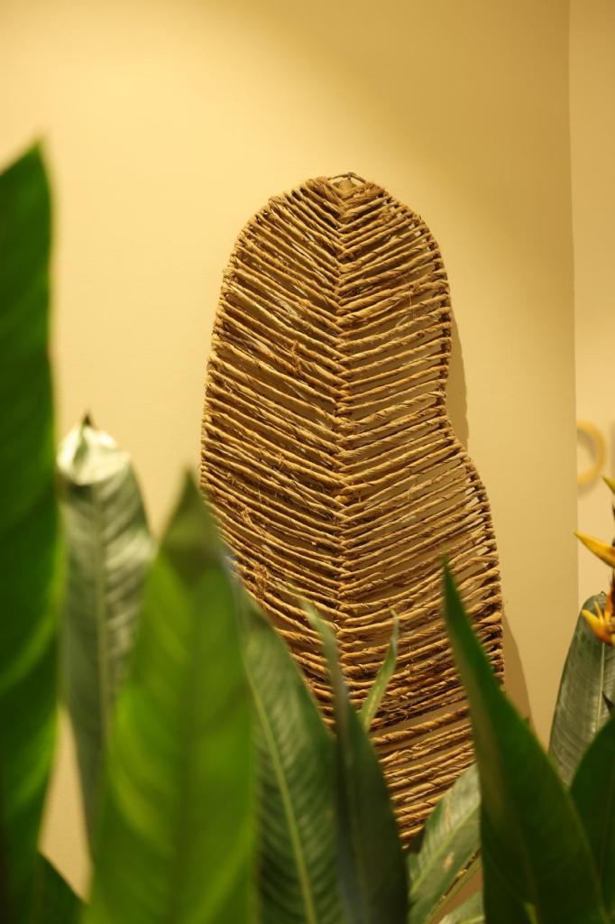 Natural Fibre Giant Banana Leaf