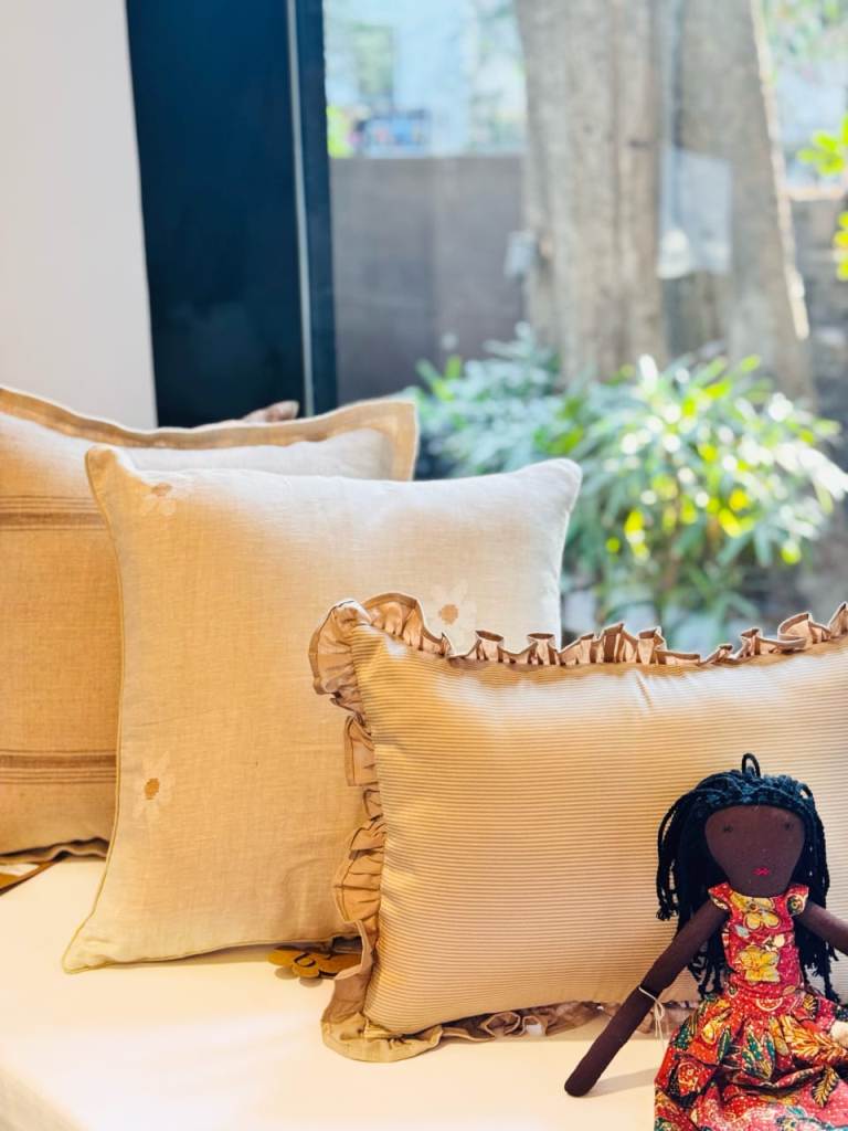 Ruffled silk cushion with filler