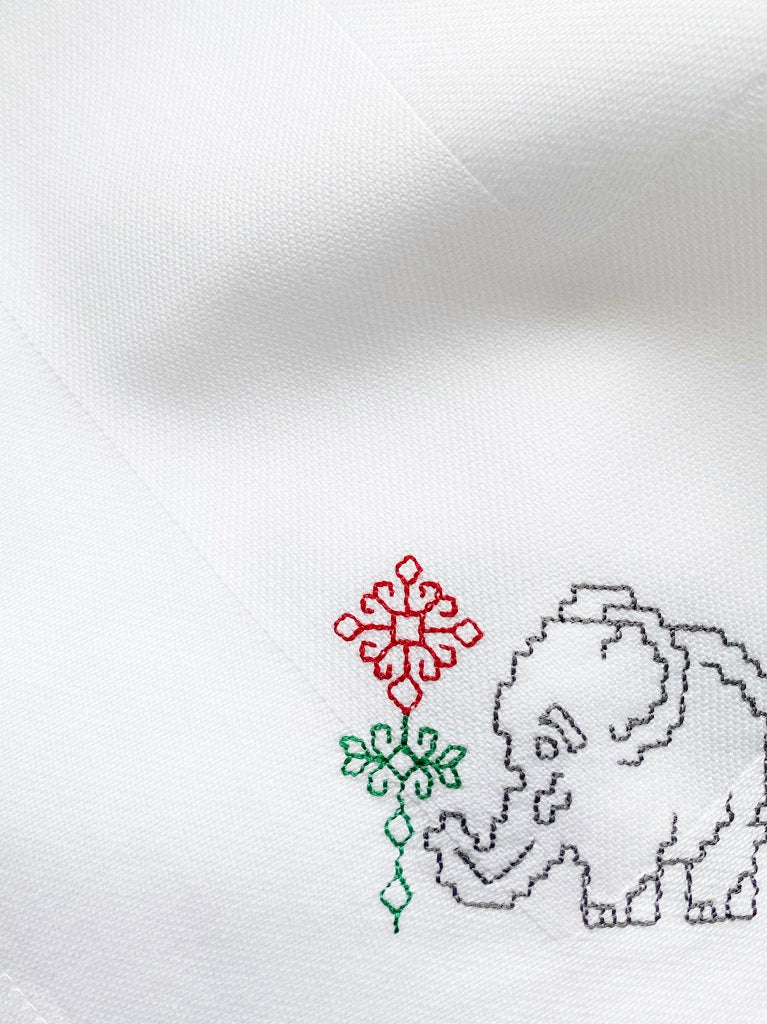 Elephant in the garden - Embroidered dinner napkins